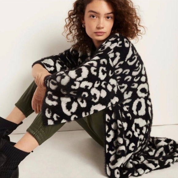 Akemi + Kin Open Cardigan One Size Black Cheetah Kimono Sleeve Long line Eyelash - Picture 10 of 10